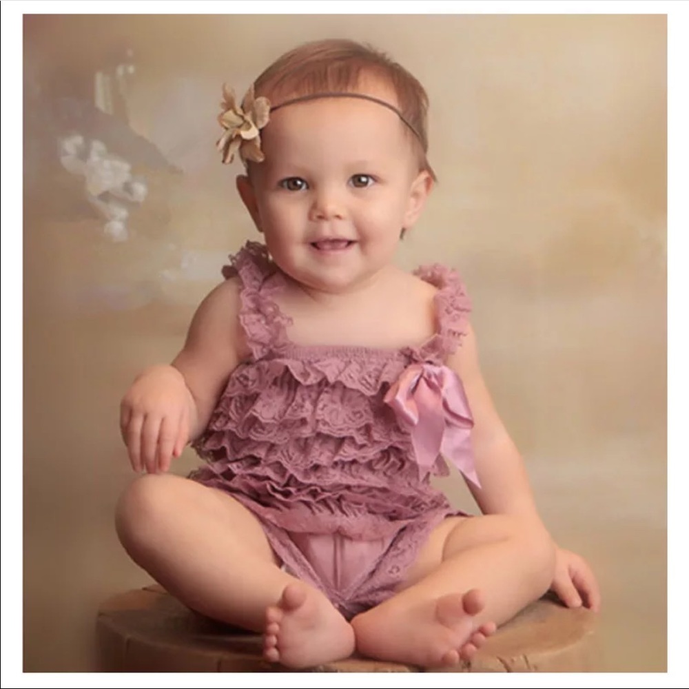 🎀 Dusty Rose Lace Photo shoot or Birthday Romper - Picture 2 of 10